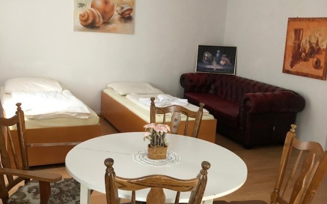 City Hotel-Garni