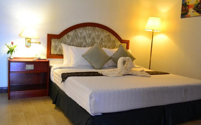 Nattirat Grand Hotel