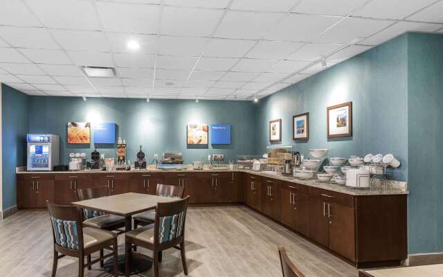 Comfort Inn Bay City - Riverfront