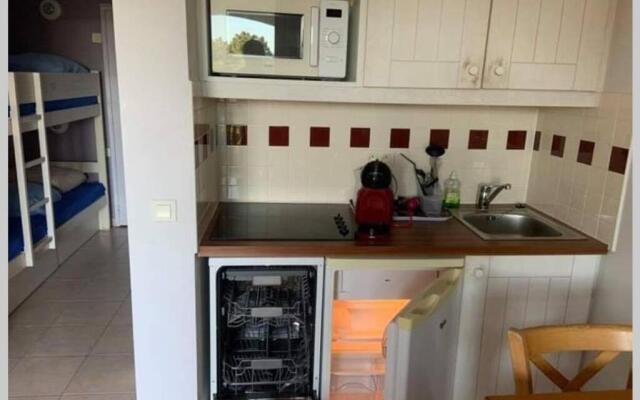 Studio Lumineux Idealement Situe (Golf Et Plage).