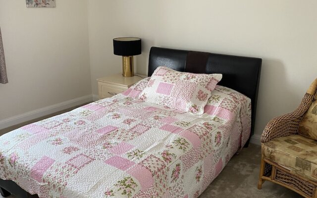 Charming 4-bed House in Grantham