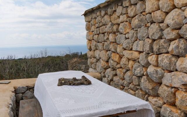 Lithos Stone Suites