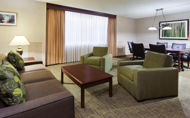 Holiday Inn Cincinnati Airport by IHG
