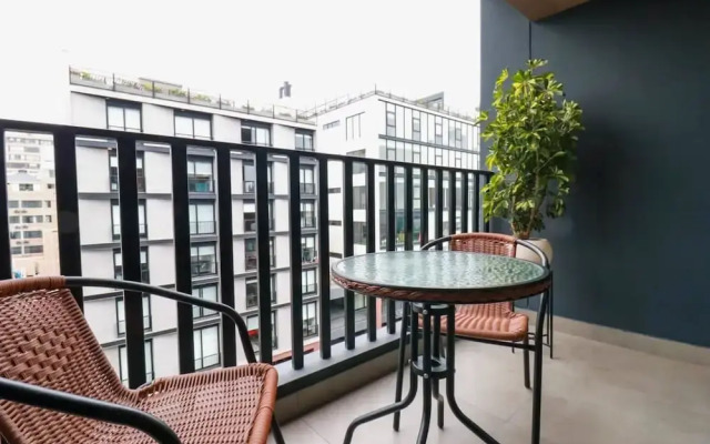 w Fantastic 2BR With Balcony in Miraflores