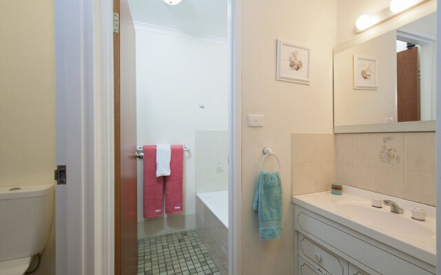 Grevillia, Bay Parklands, Unit 54/2 Gowrie Avenue