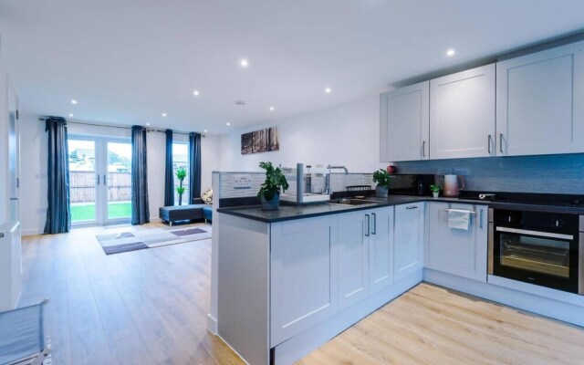 Immaculate 3-bed House in Salford