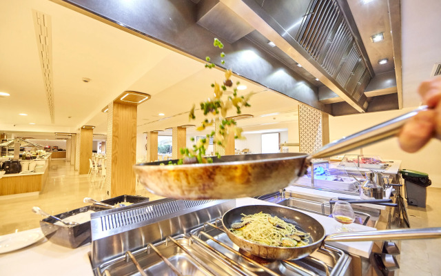 MLL Mediterranean Bay Hotel - Adults Only