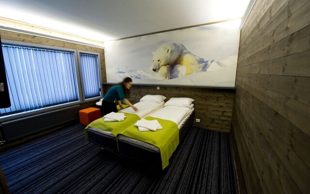 Svalbard Hotell - Polfareren