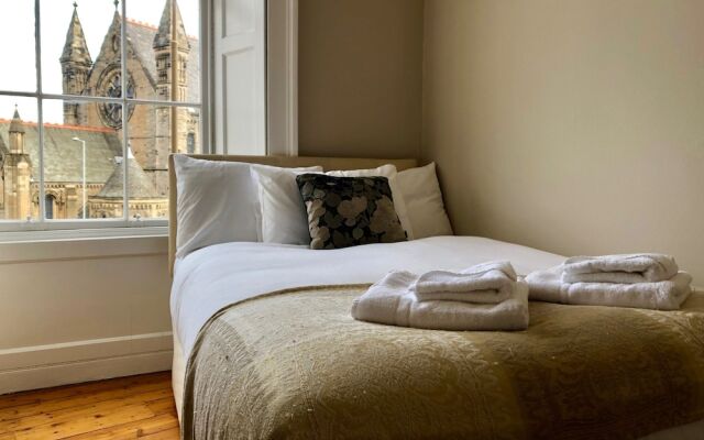 4 Bedroom Georgian Flat In New Town