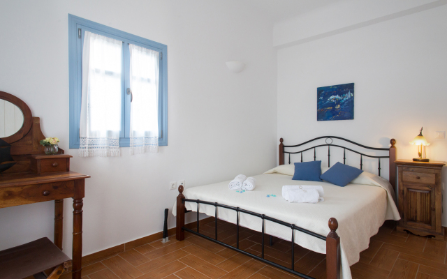 Kalypso Houses-Daphne, Sunny House For 6 Pr. Pool.