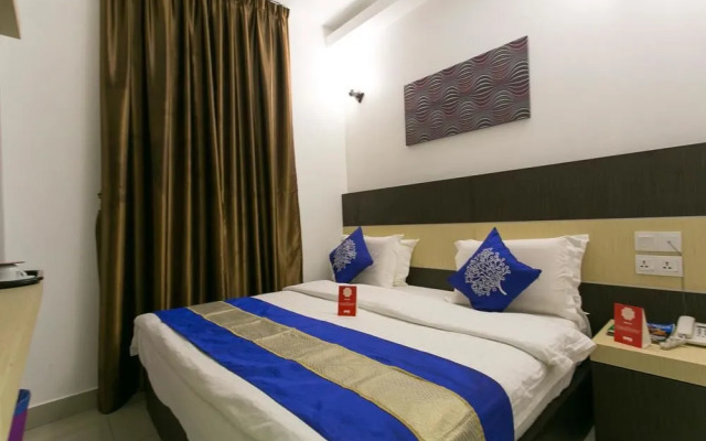 OYO 286 Uptown Hotel
