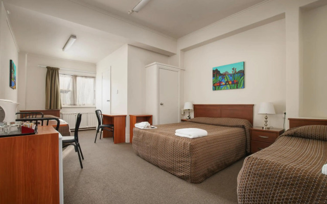 Kiwi International Hotel