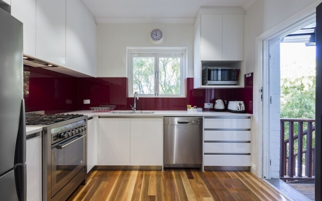 Cottesloe Beach Deluxe Apartment