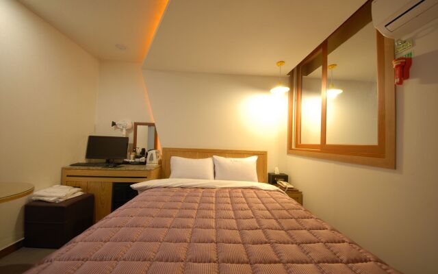 Hyu N Motel