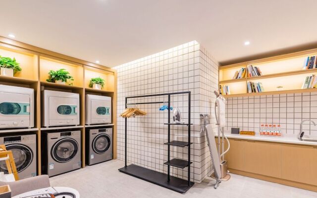 Atour Hotel Nanjing South Railway Station Shengtai