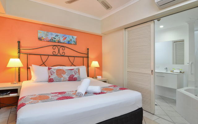 Le Cher Du Monde – Guest Rooms – Port Douglas
