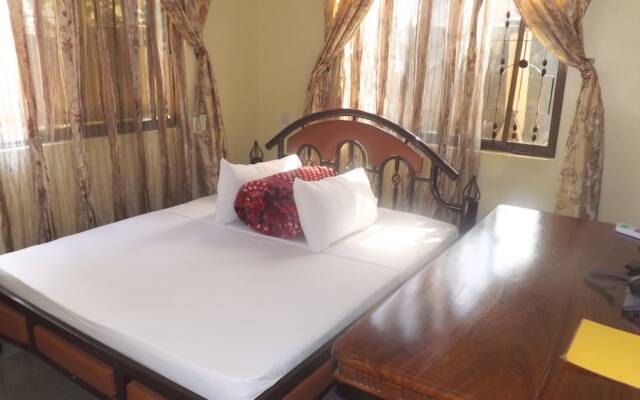 Oneira Hotel