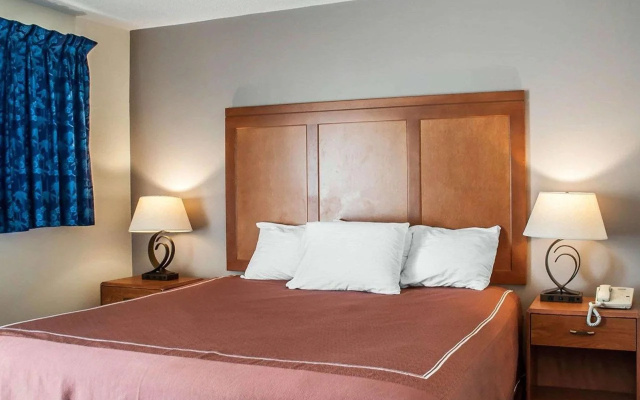 Rodeway Inn & Suites Niagara Falls