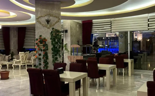 Grand Ezel Hotel