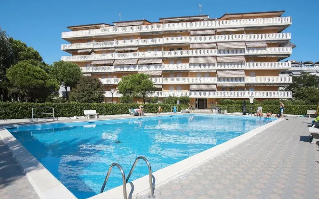 Apartment With Private Patio