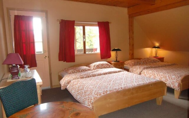 Alexa Chalets -Timber Inn & Restaurant