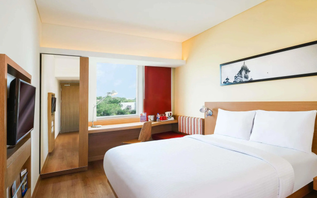 ibis Gurgaon Golf Course Road Hotel