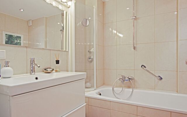 Private Apartment Moulineauxplatz
