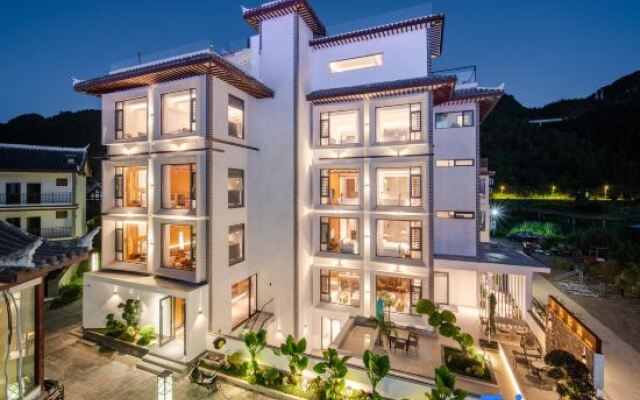 Guyue Suqing Homestay (Libo Ancient Town Branch)