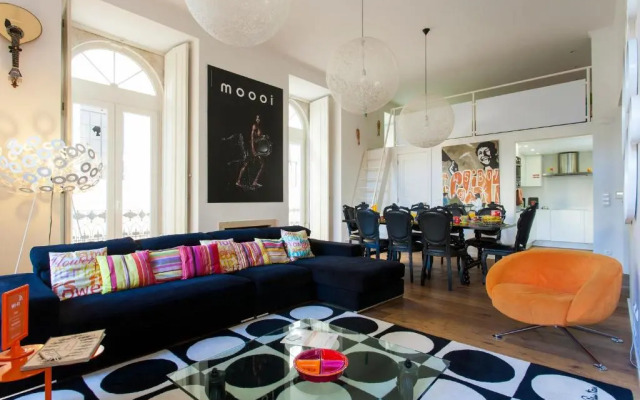 JOIVY Splendid 2BR Apt w/ parking&balcony, 10mins to Praça do Comércio