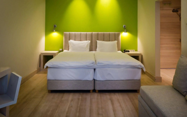 Seleni Suites
