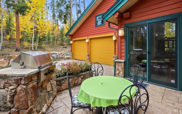 Waterwall House 5 Bedroom Home by Redawning