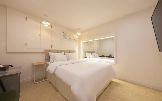 Cheonan Honeymoon Motel