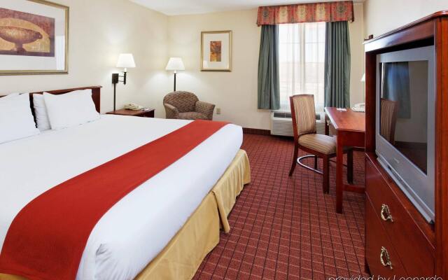 Holiday Inn Express & Suites Crossville, an IHG Hotel