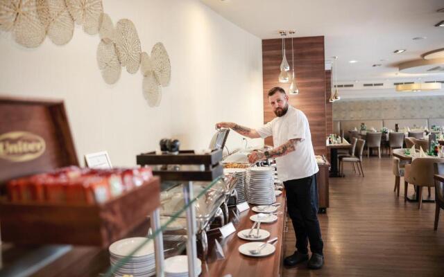 Barack Thermal Hotel and Spa