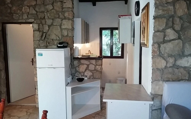 Ivica - Charming House Next to the sea - H