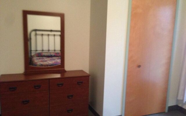 All Suites Inn Budget Host