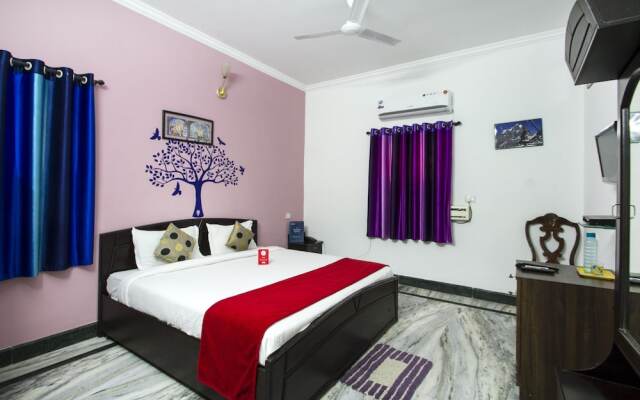 OYO 8271 Elite Homes