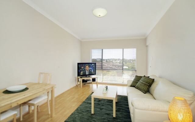 Acacia Holiday & Business Stay