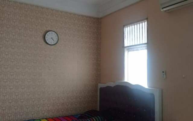 OYO 93192 Andesta Guest House SyariahNearAgrowisata Sungai Pinang Agro Nadin