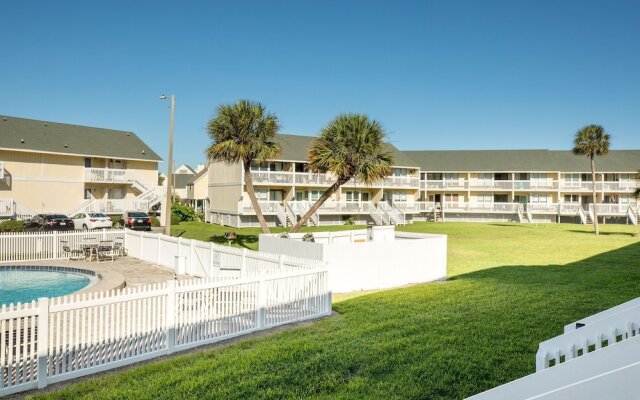 Sandpiper Cove 8113 Studio Bedroom Condo by RedAwning