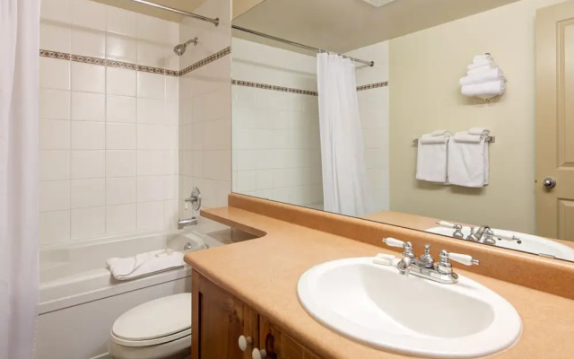 Toby Creek Lodge at Panorama Mountain Resort