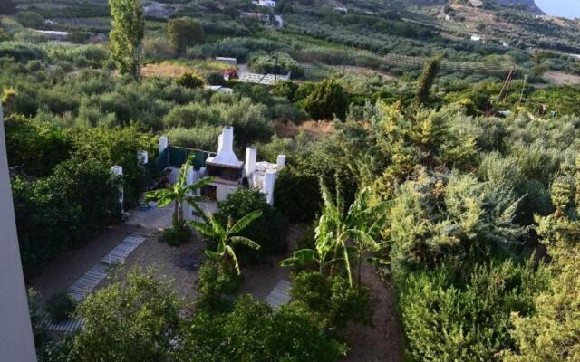 The Holiday House 2