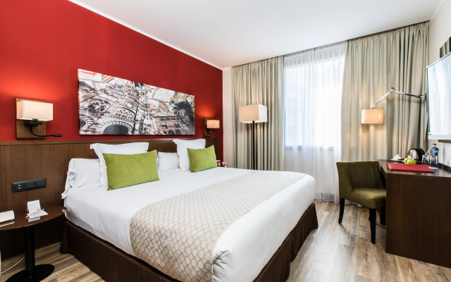 Отель Leonardo Hotel Barcelona Gran Via