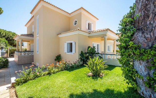 Villa Caly