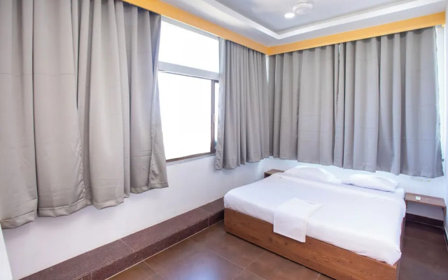 Stayz Inn near Marina Beach