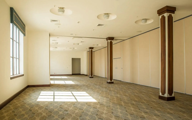 American Trade Hotel