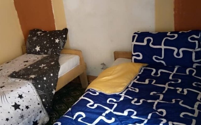 Nkuringo Home Stay - Hostel