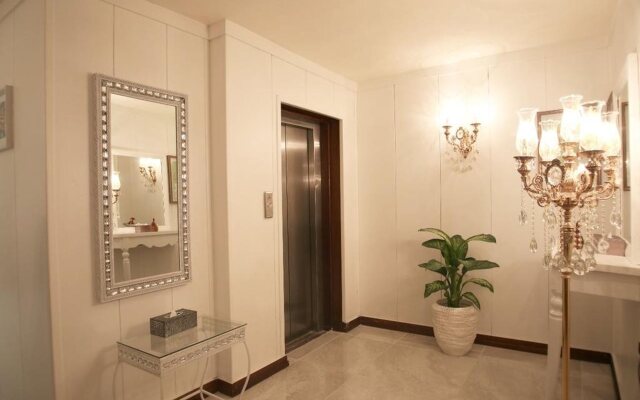 Elegant Suites Hotel