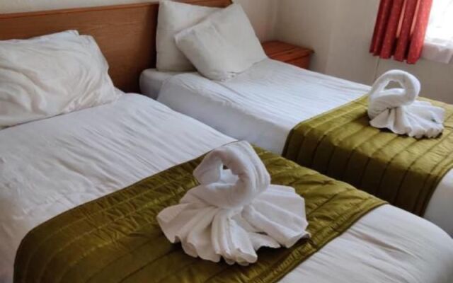 Inglewood Palm Hotel