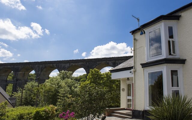 The Grange Guesthouse, Cefn-Coed